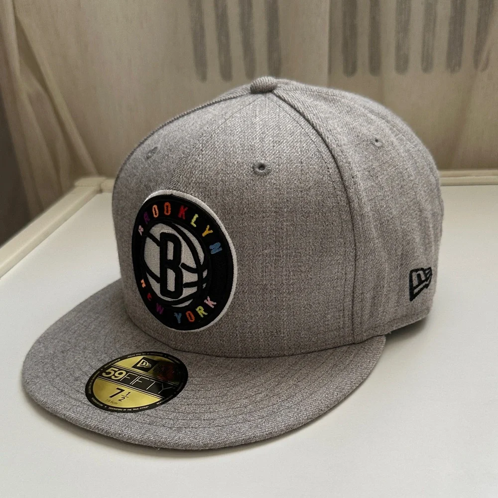 New Era Cap Brooklyn Gray Colorful Logo Men's Basketball
